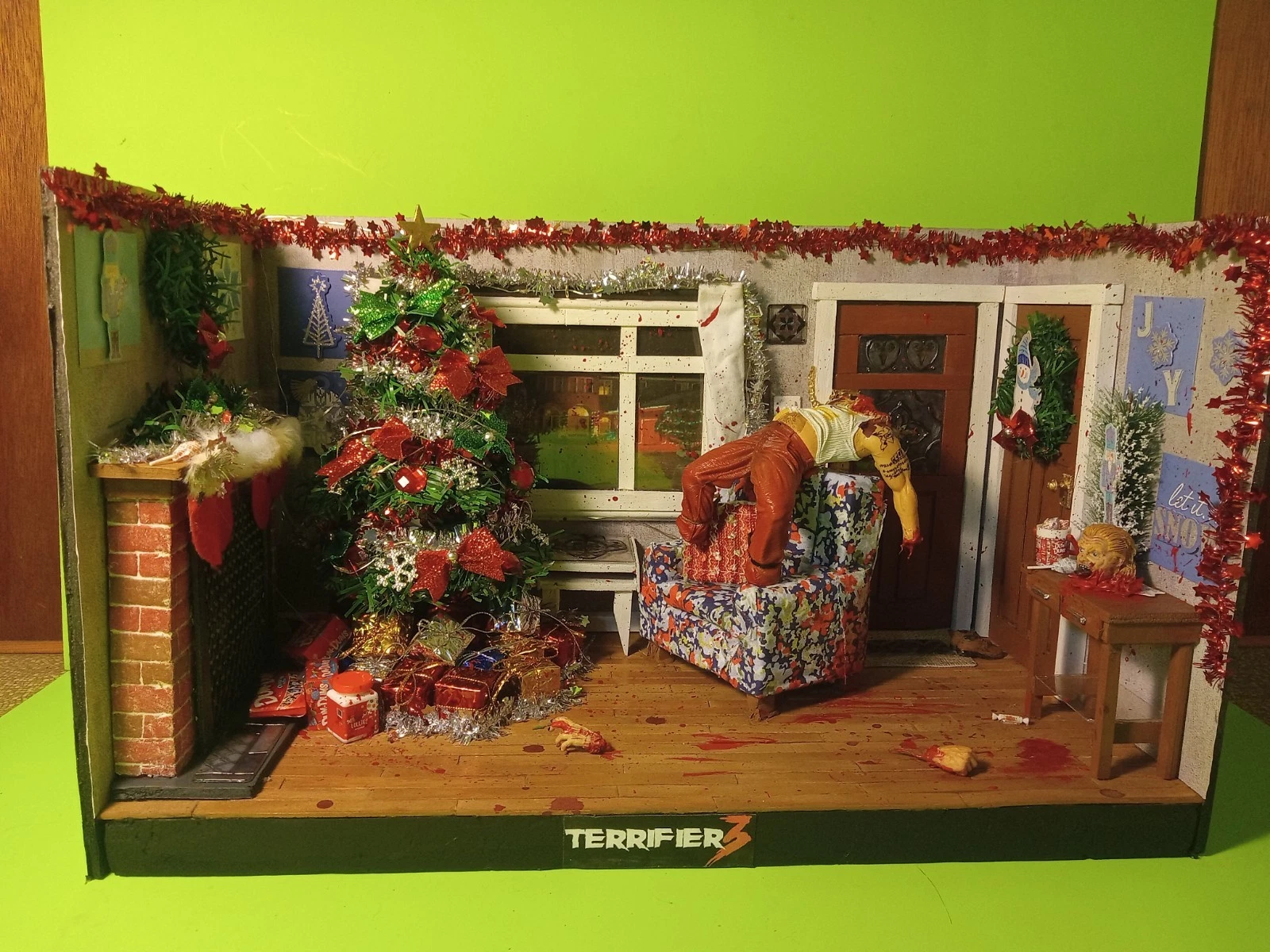 Terrifier 3 diorama for 7 inch neca figures